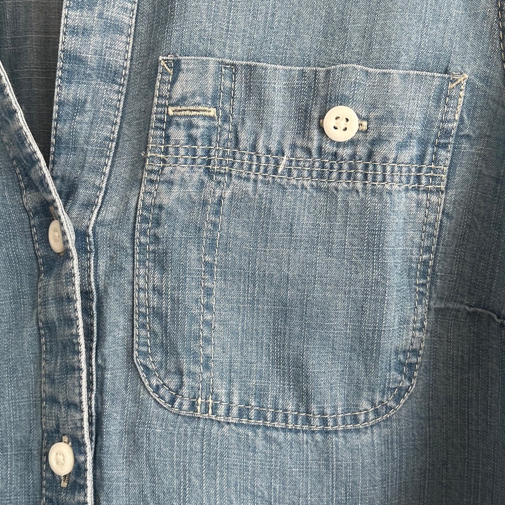 Eddie Bauer Lyocell Sleeveless Denim-Look Button Up Blouse Size S NWT - Picture 4 of 10